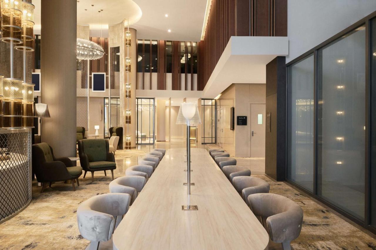 Radisson Blu Hotel Riyadh Convention And Exhibition Center Экстерьер фото The lobby of the hotel