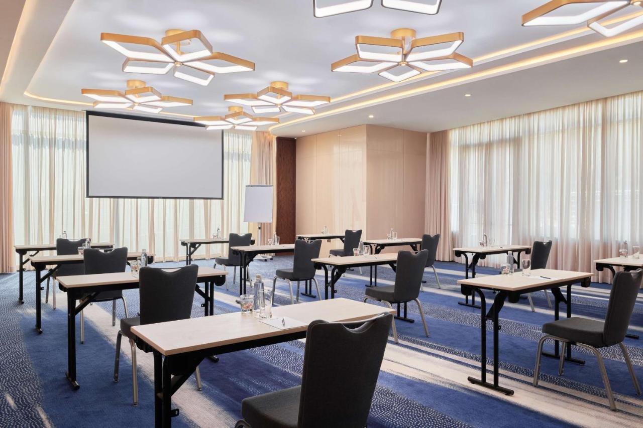 Radisson Blu Hotel Riyadh Convention And Exhibition Center Экстерьер фото Meeting room
