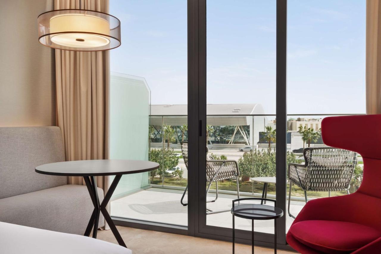 Radisson Blu Hotel Riyadh Convention And Exhibition Center Экстерьер фото A room at the hotel