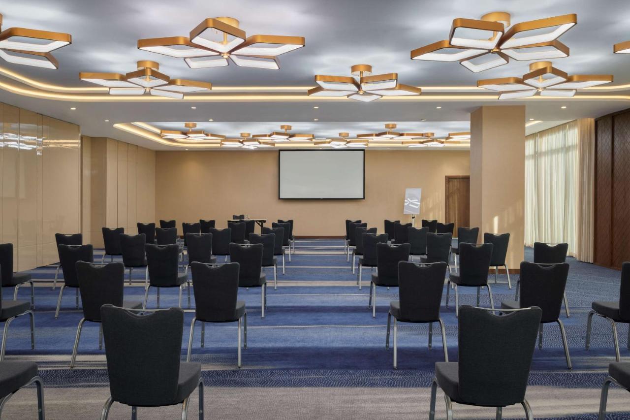 Radisson Blu Hotel Riyadh Convention And Exhibition Center Экстерьер фото Meeting room