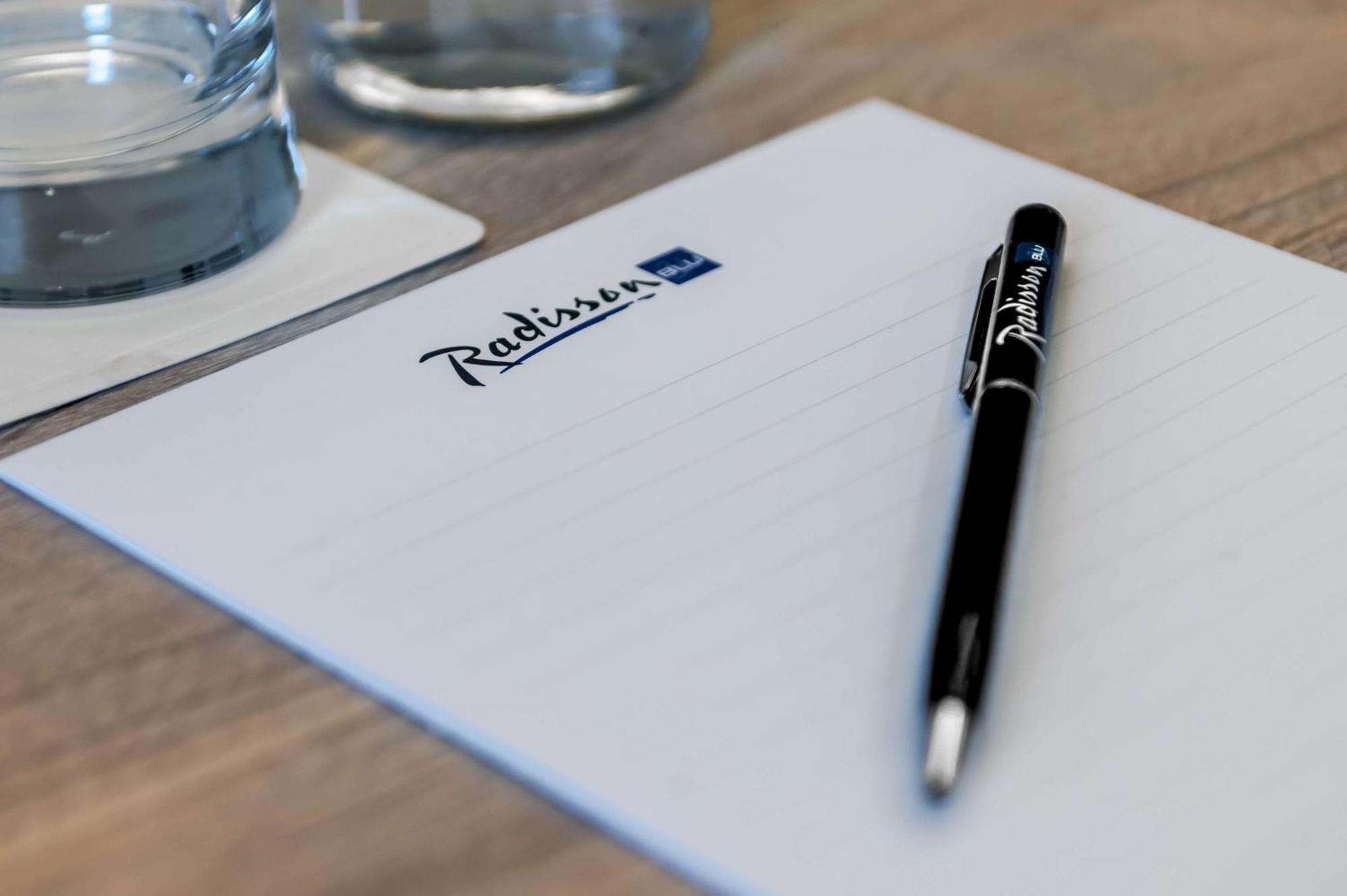 Radisson Blu Hotel Riyadh Convention And Exhibition Center Экстерьер фото Radisson stationery