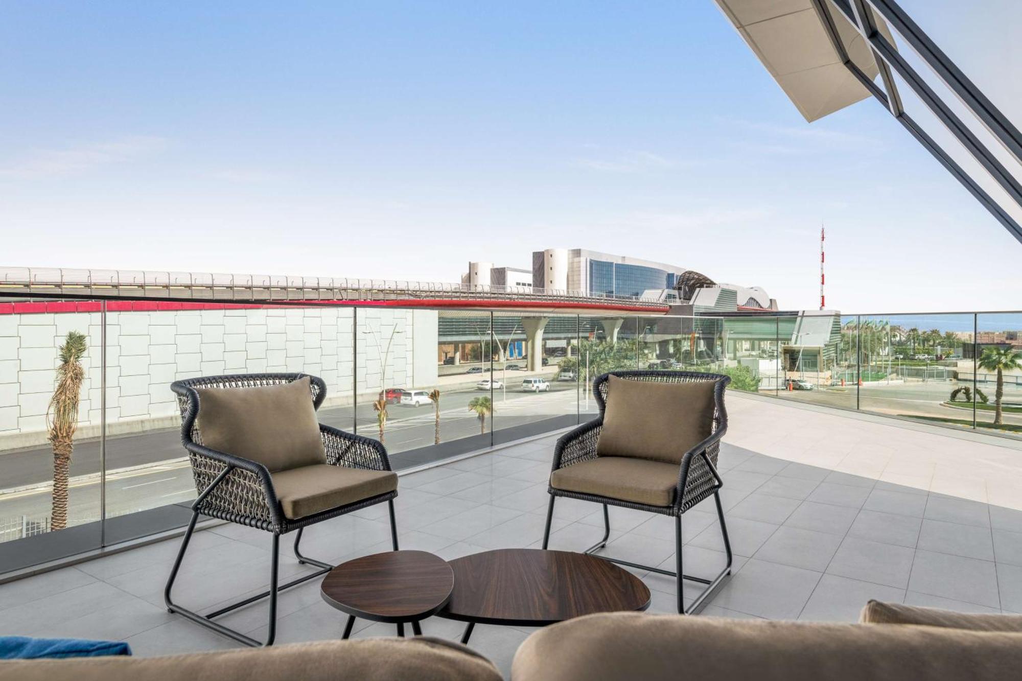 Radisson Blu Hotel Riyadh Convention And Exhibition Center Экстерьер фото The Sky Bar